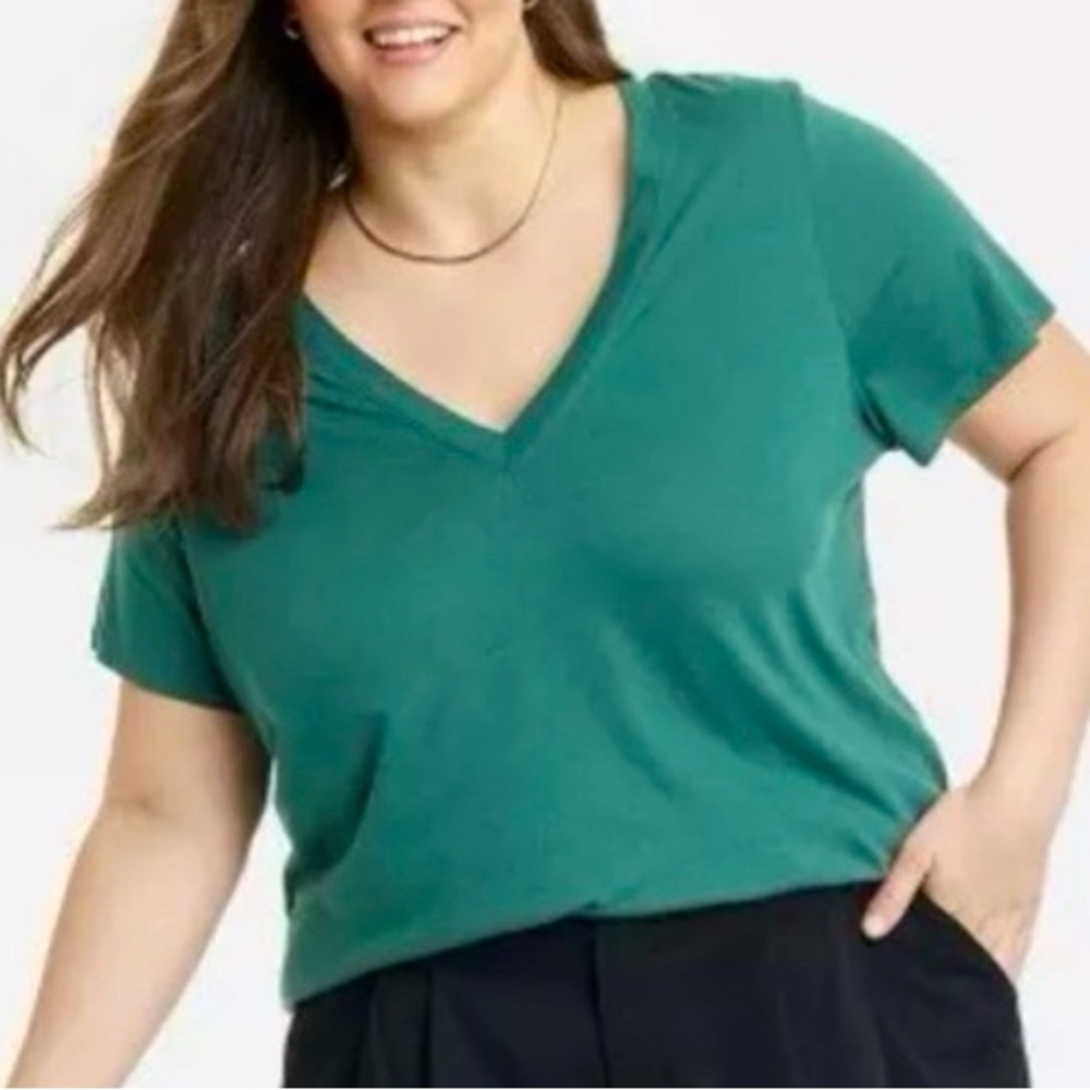 NWT! A New Day Green V-Neck Short Sleeve Tee - Size Large